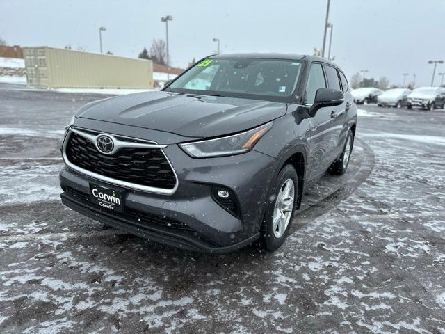 2021 toyota highlander le