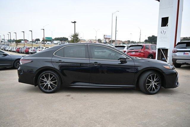2024 toyota camry se