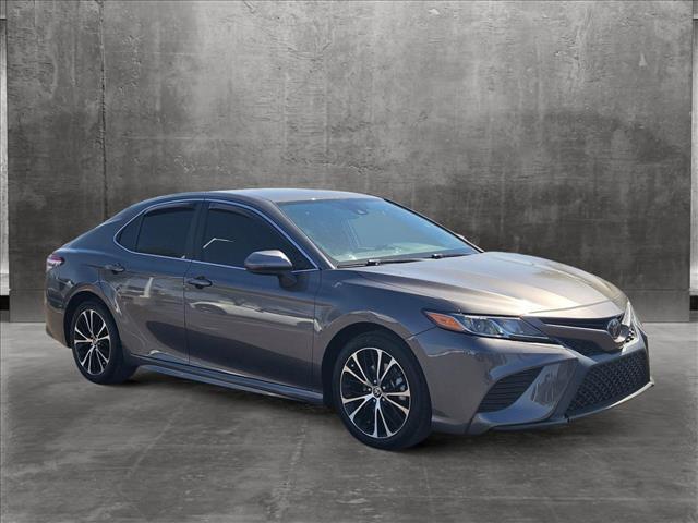 2020 toyota camry se