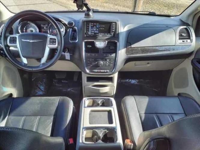 2015 chrysler town & country touring in chaska, minnesota