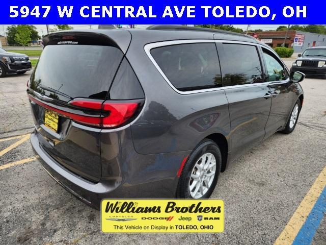 2022 chrysler pacifica touring-l