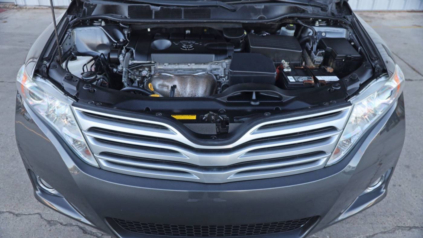 2012 toyota venza le