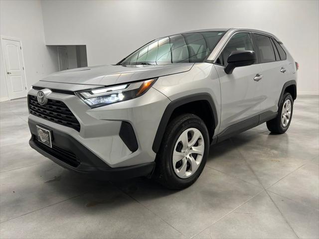 2023 toyota rav4 le