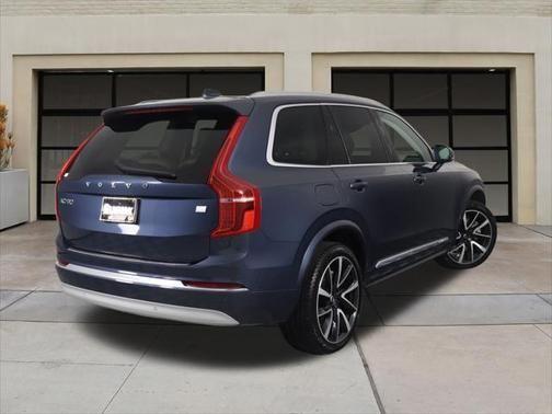 2022 volvo xc90 recharge plug-in hybrid