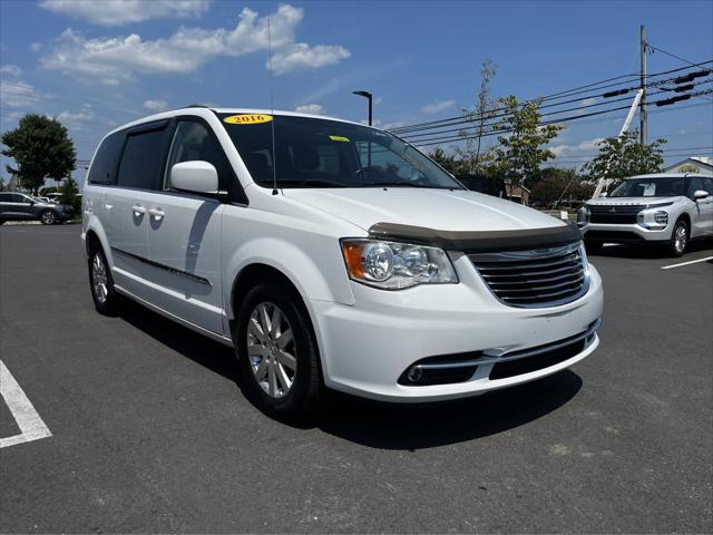 2016 chrysler town & country touring