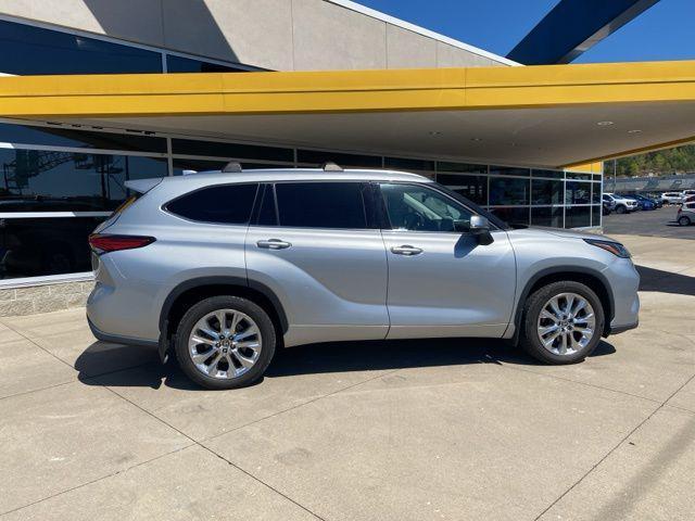 2021 toyota highlander limited