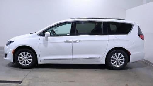 2019 chrysler pacifica touring l front-wheel drive passenger van in brookfield, wisconsin