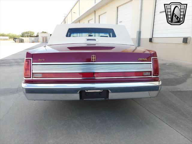 1989 lincoln town car signature