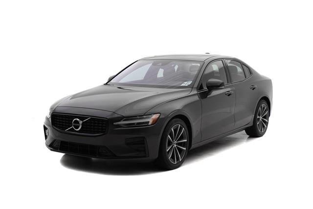 2022 volvo s60 b5 fwd momentum