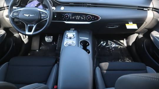 2025 Genesis GV70