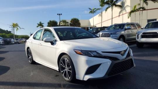 2020 toyota camry se