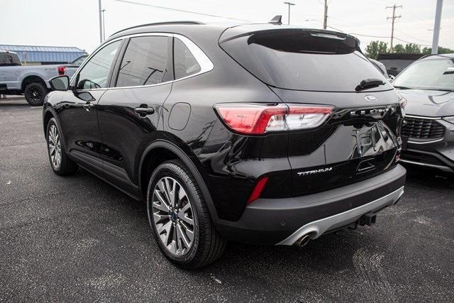2022 ford escape titanium