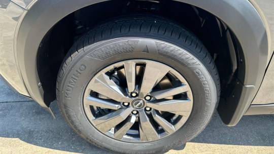2024 Nissan Pathfinder s
