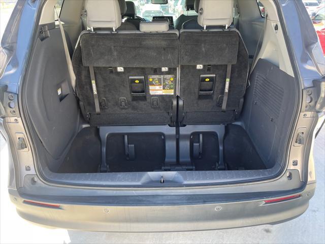 2021 toyota sienna xle 8 passenger