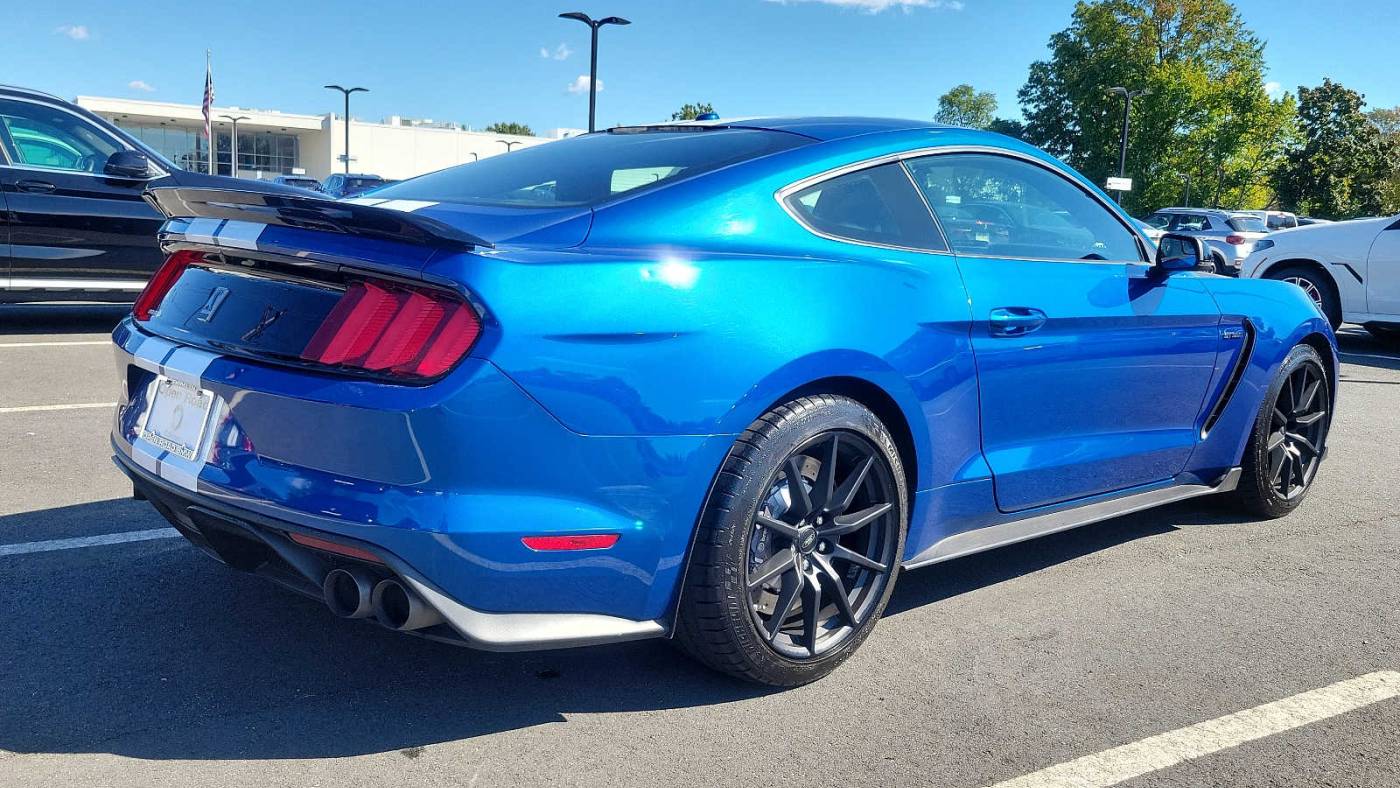 2017 ford mustang