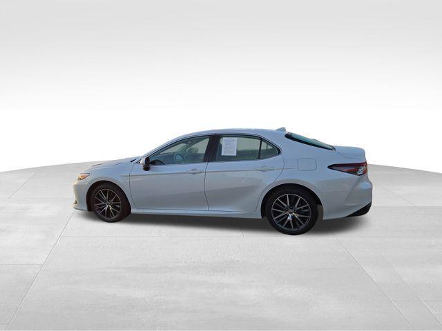2024 toyota camry hybrid xle