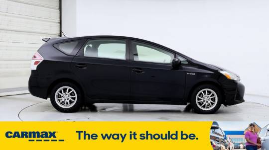 2016 Toyota Prius v (+)