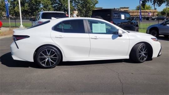 2023 toyota camry hybrid se