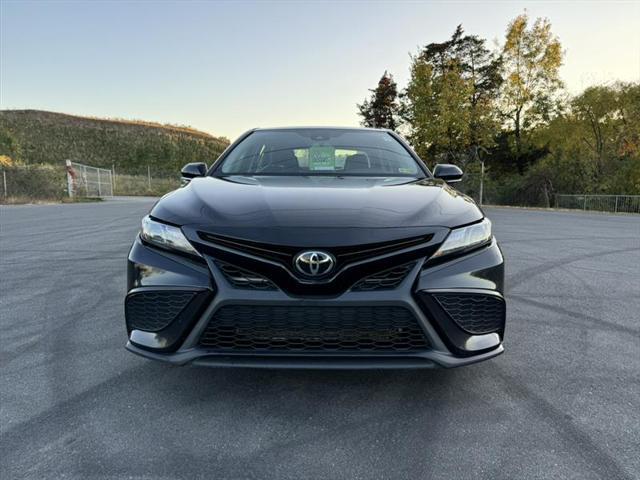 2022 toyota camry se