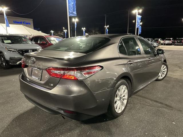 2019 toyota camry le