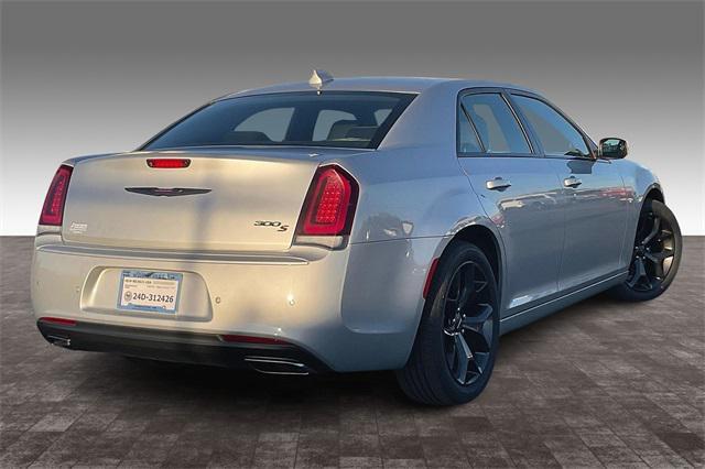 2022 chrysler 300 s