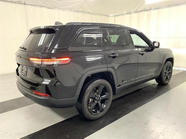 2023 jeep grand cherokee altitude