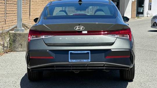 2024 Hyundai Elantra