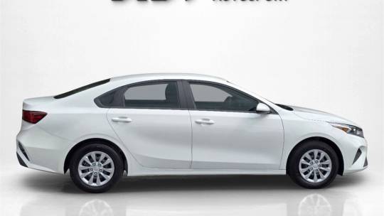 2024 Kia Forte lx