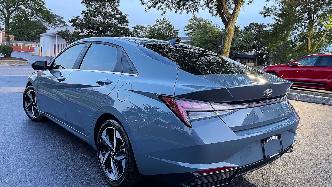 2022 hyundai elantra hybrid limited