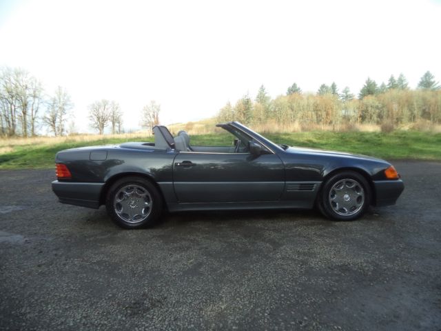 1992 mercedes 500sl roadster w/both tops.rust free, adult owned,109k.nonsmoker