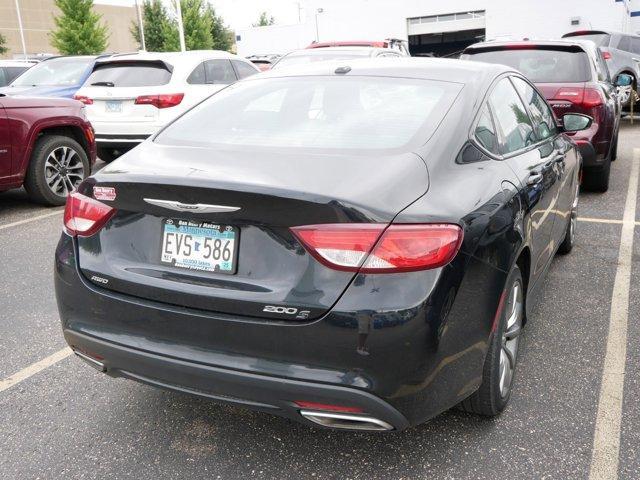 2015 chrysler 200 s