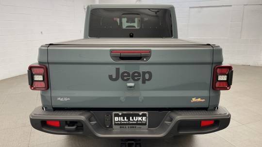 2024 Jeep Gladiator