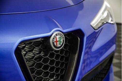 2023 alfa romeo stelvio