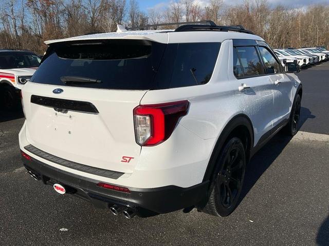 2022 ford explorer st