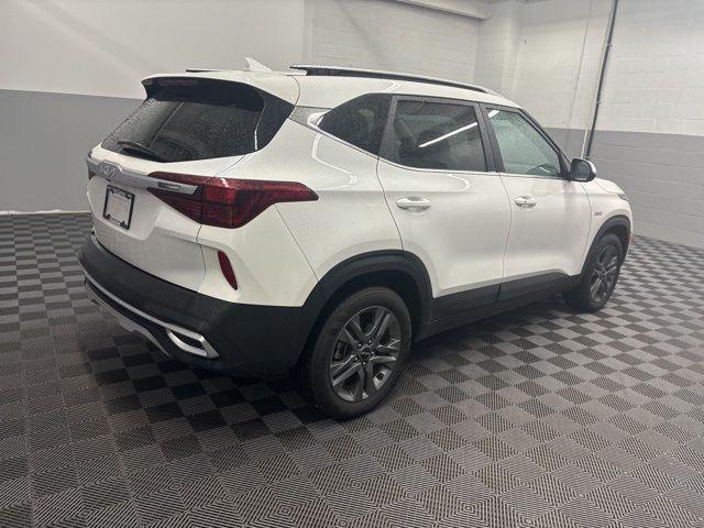 2023 kia seltos s