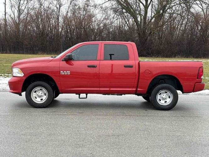 2018 ram 1500 crew cab tradesman pickup 4d 5 1/2 ft in melrose park, illinois