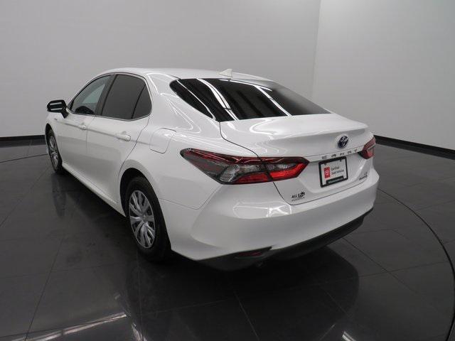 2021 toyota camry le