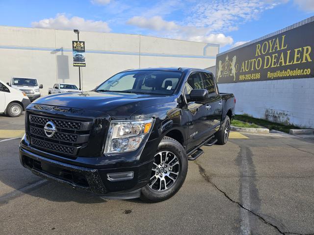 2021 nissan titan sv