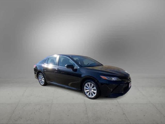 2020 toyota camry le