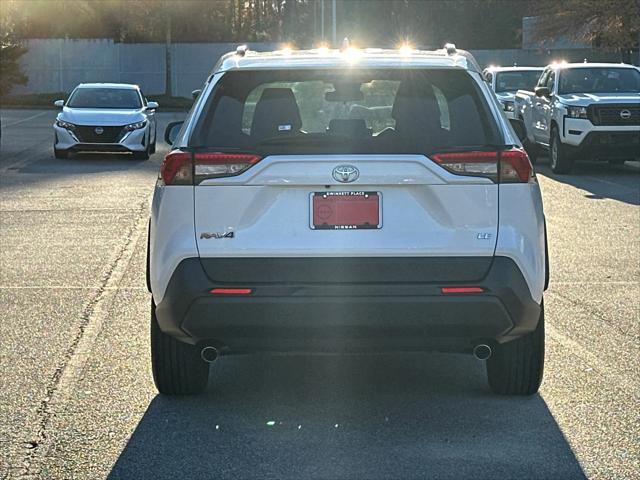 2021 toyota rav4 le