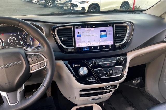 2022 chrysler pacifica touring l