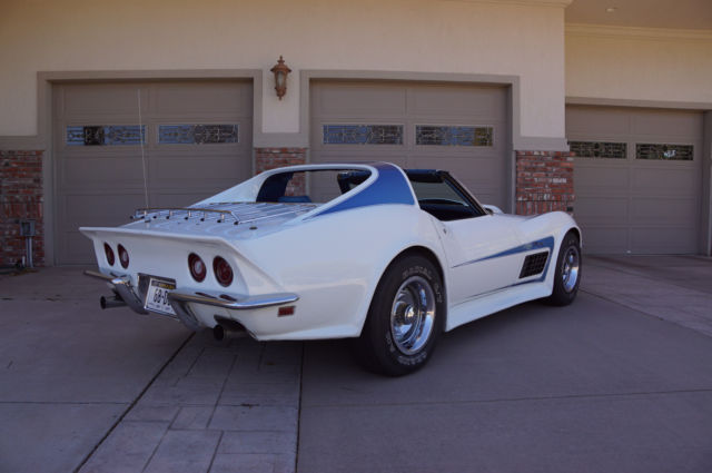 1969 corvette stingray - white with beautiful blue interior