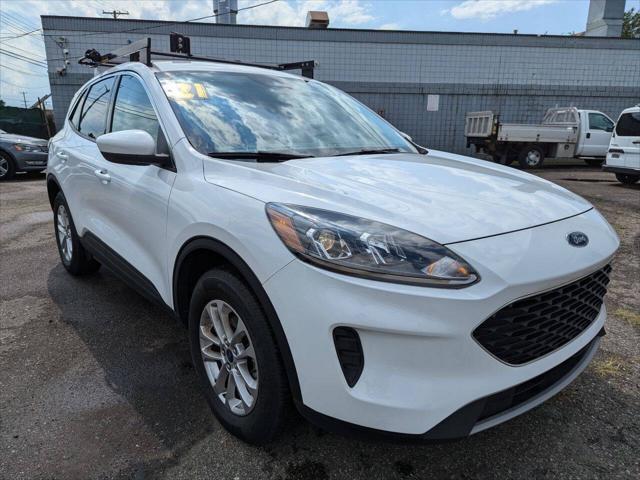 2021 ford escape se