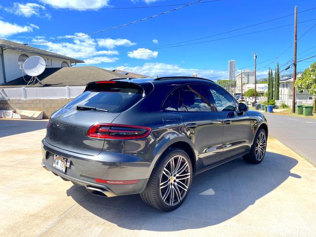 2018 porsche macan base
