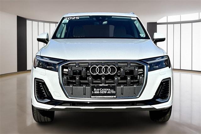 2025 audi q7 45 premium plus