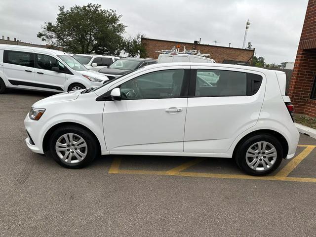 2020 chevrolet sonic fwd hatchback 1fl 5-door