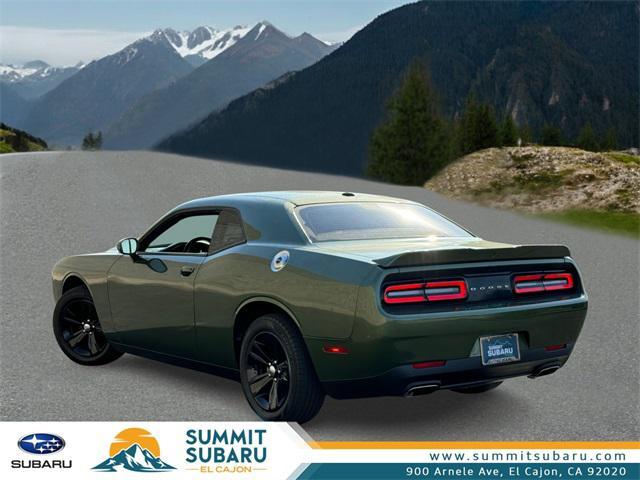 2021 dodge challenger sxt