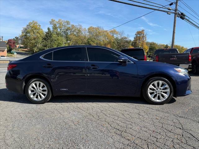 2013 lexus es 300h base