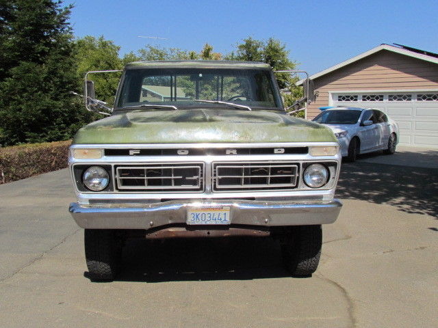 1976 ford f250 4x4 4 speed high boy 1 family owned truck runs excellent!!!!!!!!!