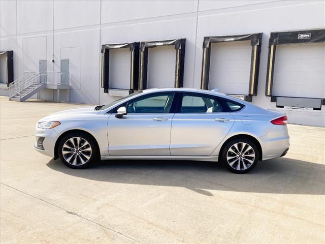 2019 ford fusion se